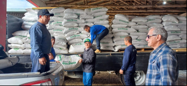 Notícia - Criciúma investe na produção primária e distribui sementes para agricultores
